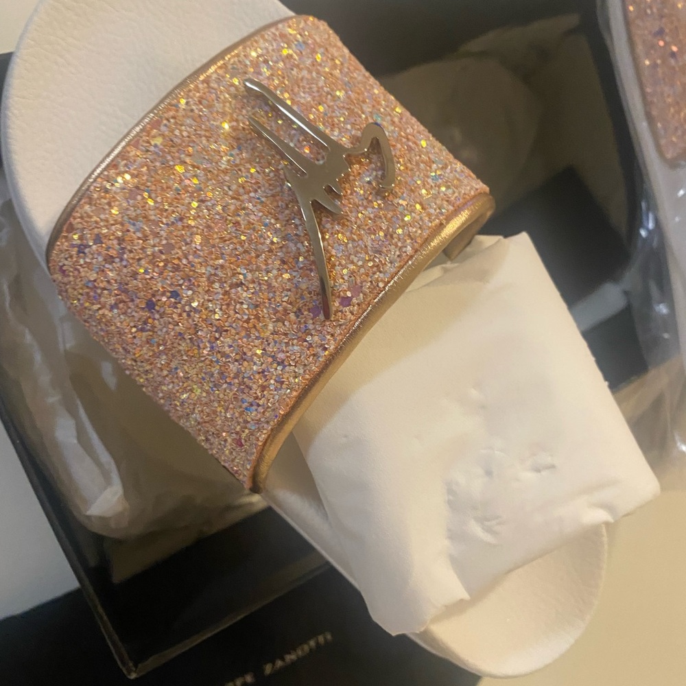 Brand new Giuseppe slides